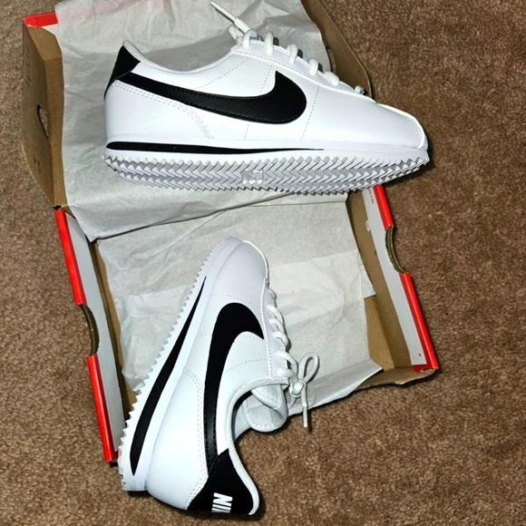 Nike Cortez - Picture 4 of 6